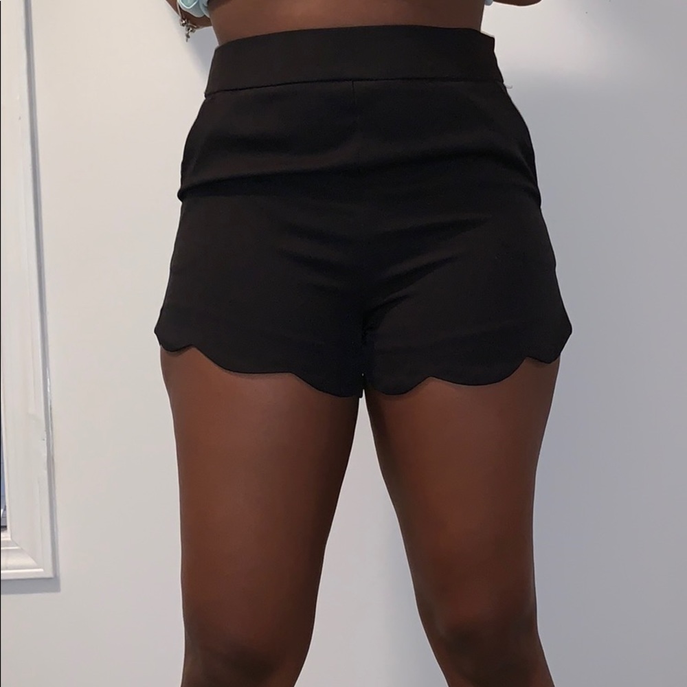 High waisted scalloped shorts